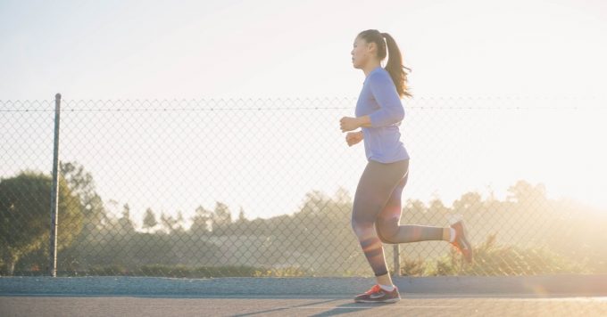 Najlepsze ćwiczenia na odchudzanie – jak trenować, aby szybciej zrzucić tkankę tłuszczową?