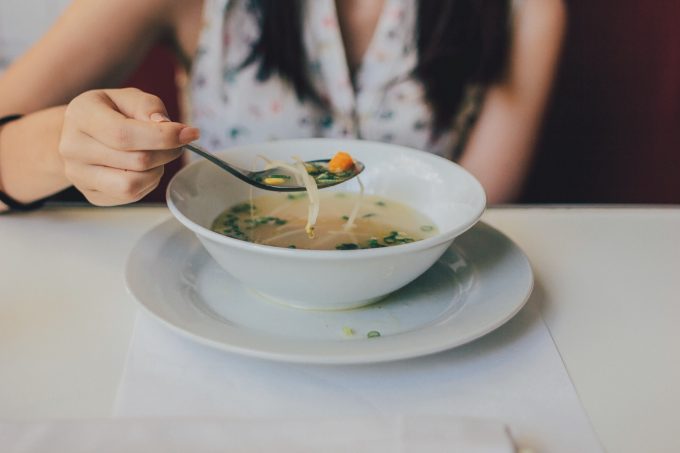 Dieta refluksowa – co można jeść przy refluksie